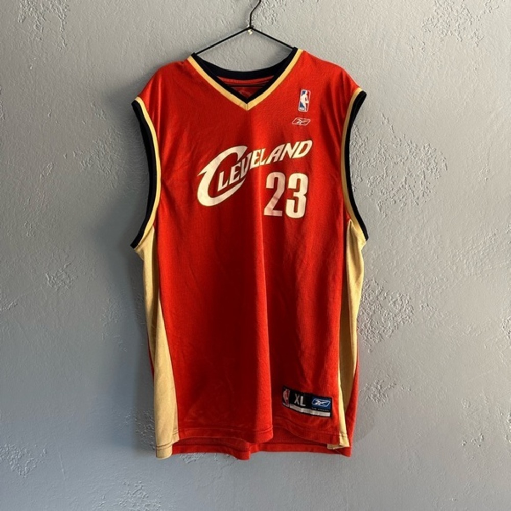 NBA CLEVELAND CAVALIERS LEBRON JAMES Reebok  SZ XL #23